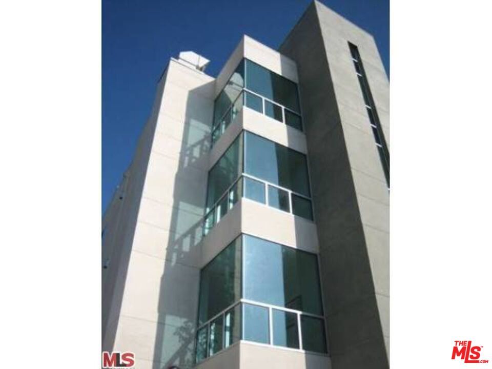 Property Photo:  10633 Eastborne Ave  CA 90024 