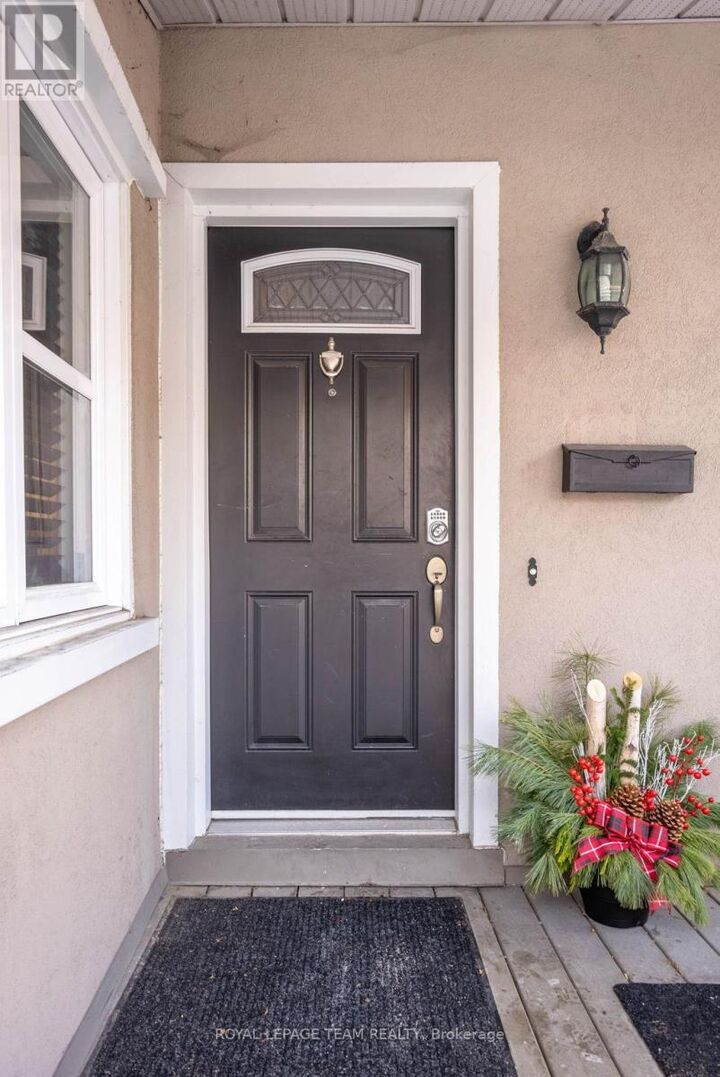 Property Photo:  1 Old Sunset Boulevard  ON K1S 3G8 