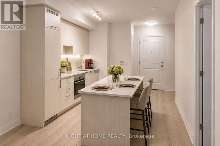 Property Photo:  36 Elm Drive West 3103  ON L5B 0N3 