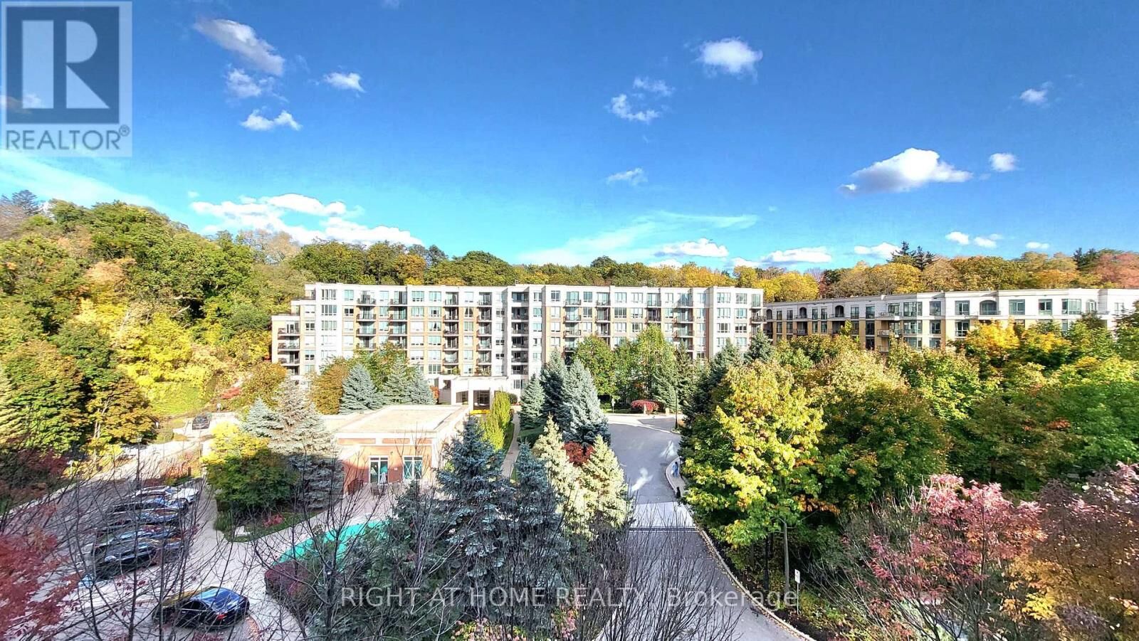 Property Photo:  28 William Carson Crescent 704  ON M2P 2H1 