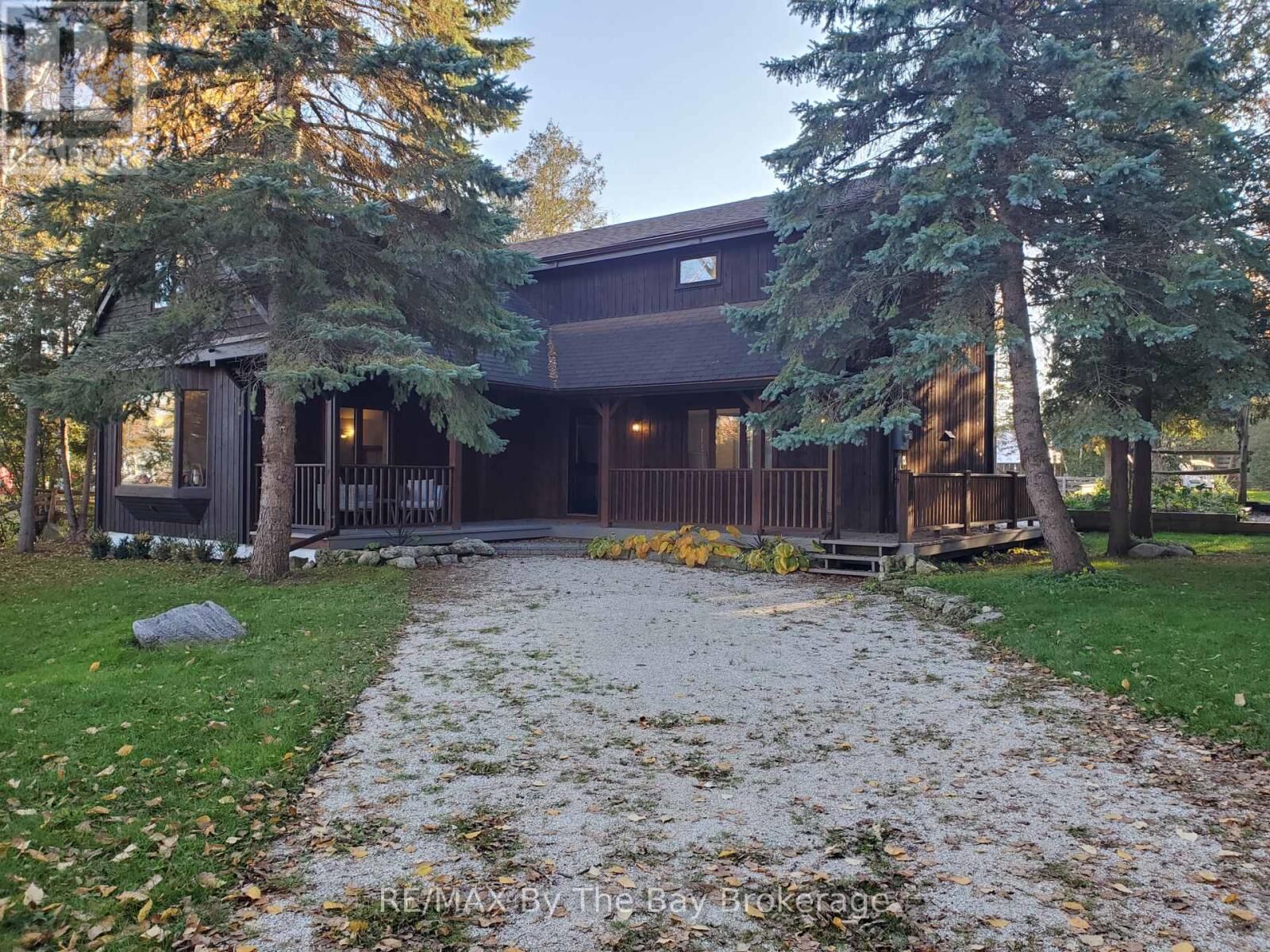 Property Photo:  22 Woodcrest Avenue  ON L9Y 3Z1 