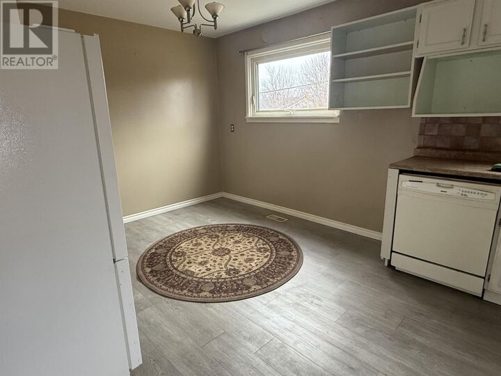 Property Photo:  444 James St N  ON P7C 4T2 