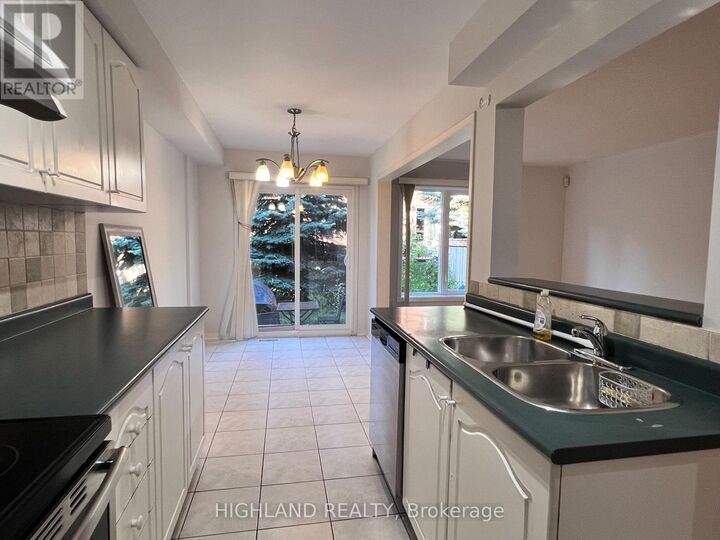 Property Photo:  1591 South Parade Court 44  ON L5M 6G1 