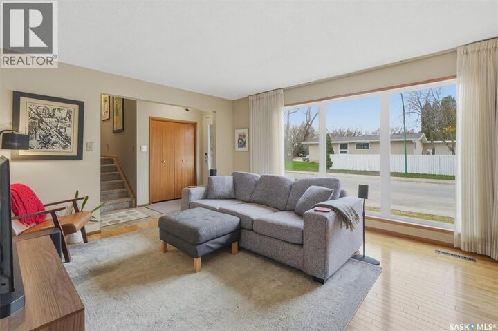 Property Photo:  2501 Arlington Avenue  SK S7J 2J3 
