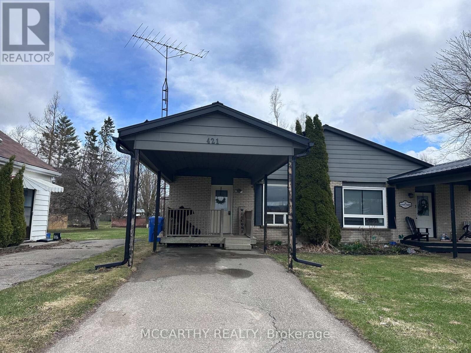 Property Photo:  421 Victoria Street  ON L9V 2Y2 
