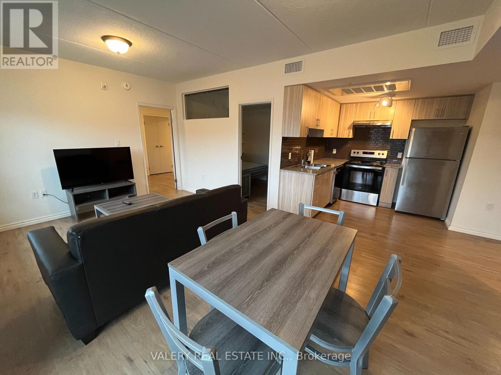 Property Photo:  275 Larch Street A508  ON N2L 3R2 