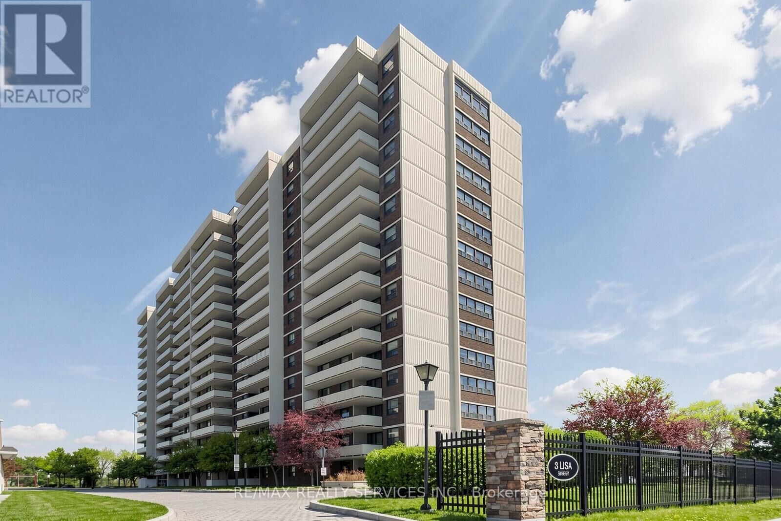 Property Photo:  3 Lisa Street 1206  ON L6T 4A2 