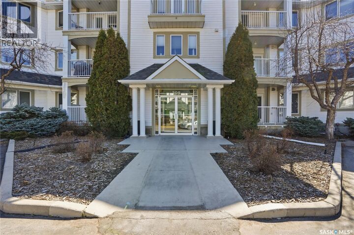 Property Photo:  233 305 Pinehouse Drive  SK S7K 7Z4 