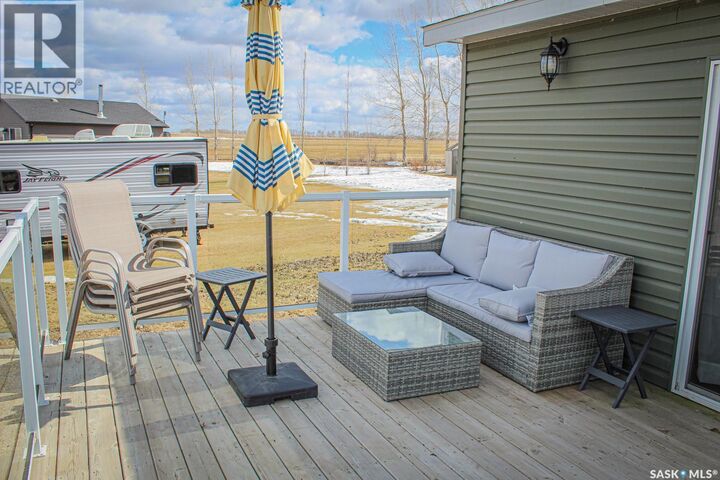 Property Photo:  106 Lakeshore Drive  SK S0K 2J0 