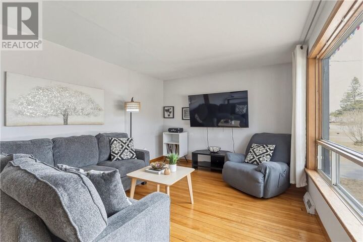 Property Photo:  4637 Gatien Avenue  ON P3P 1E9 