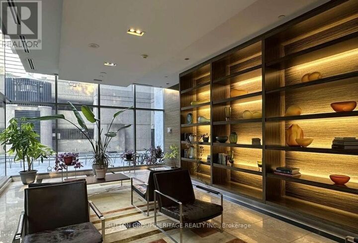 Property Photo:  37 Grosvenor Street 610  ON M4Y 3G5 