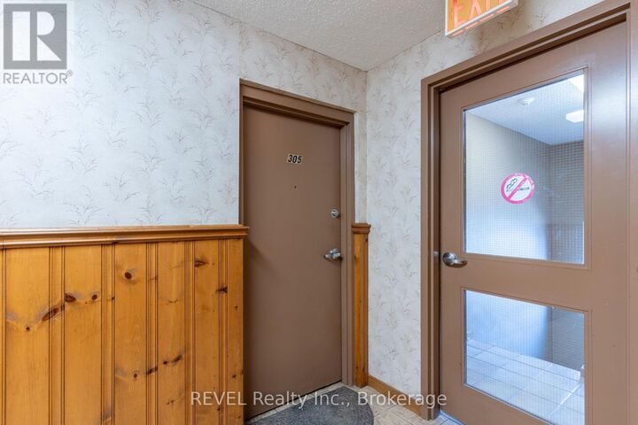 Property Photo:  5222 Portage Road 305  ON L2E 6B6 