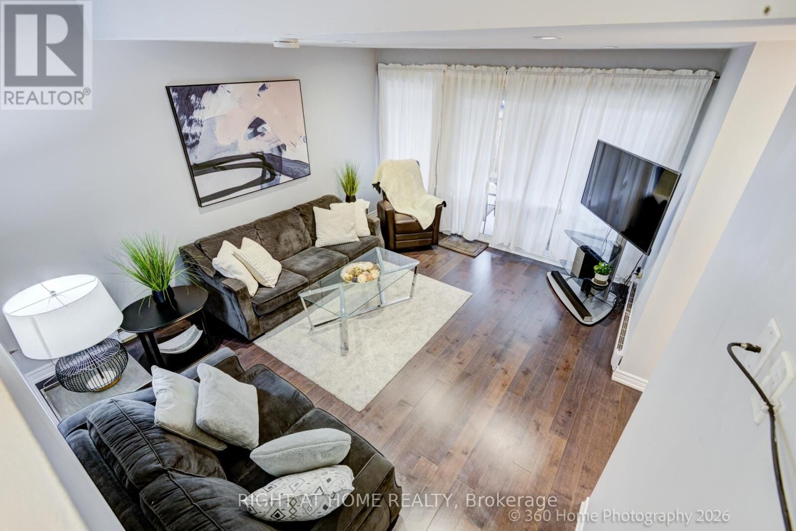 Property Photo:  221 Milestone Crescent 80  ON L4G 3M2 