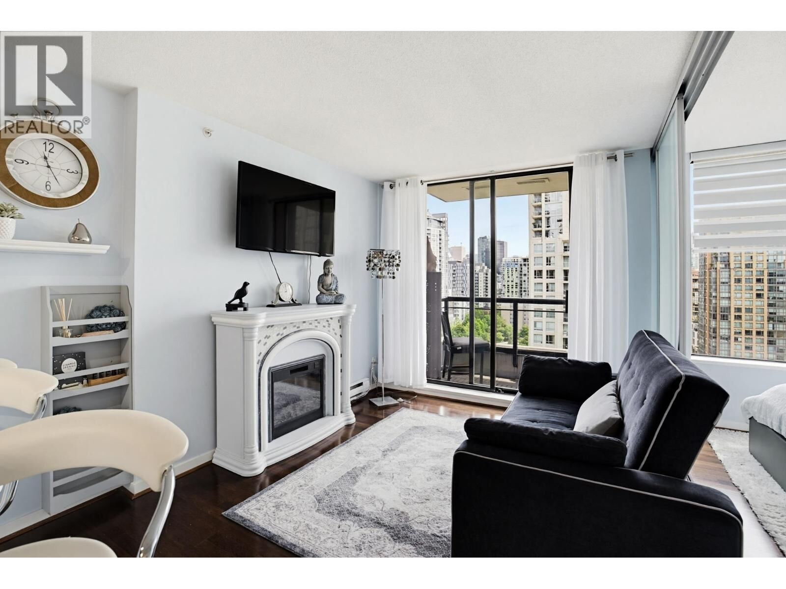 Property Photo:  1295 Richards Street 1703  BC V6B 4K8 