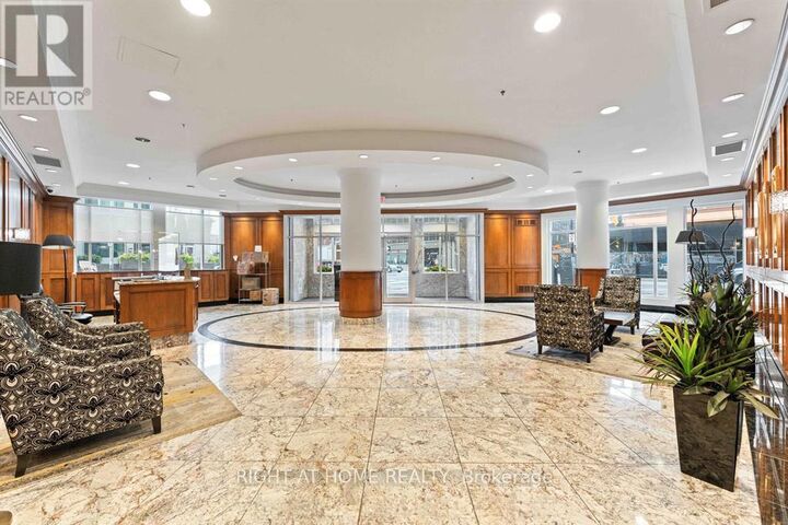 Property Photo:  242 Rideau Street Ph1 #2703  ON K1N 0B7 