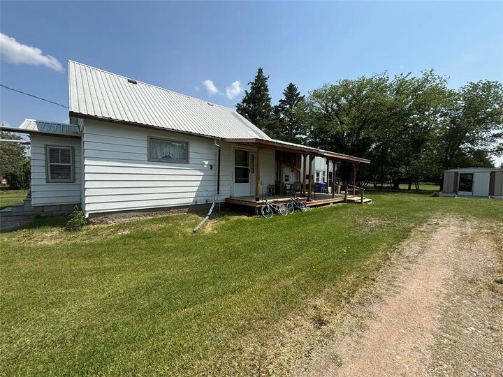 Property Photo: 220 Hossack Avenue MB R0K 1G0