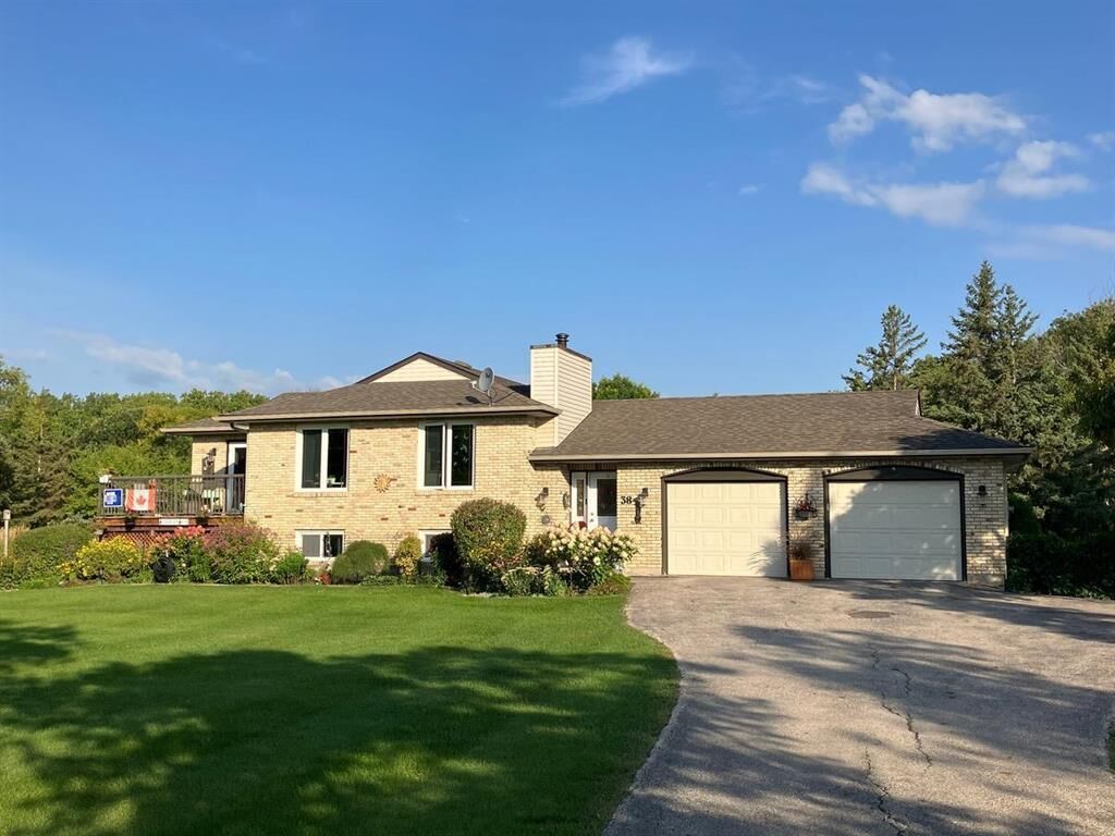 Property Photo:  38 Mirey Creek Drive East  MB R1A 2S6 