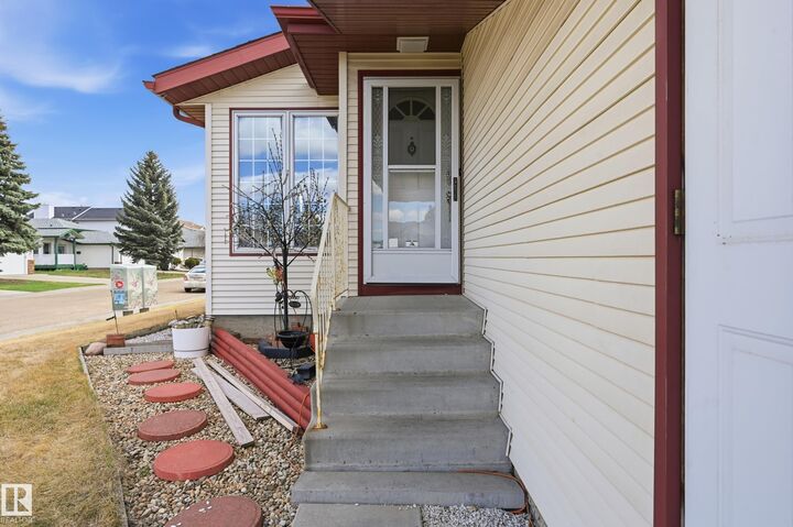 Property Photo:  1242 Joyce Crescent NW  AB T6L 6V3 