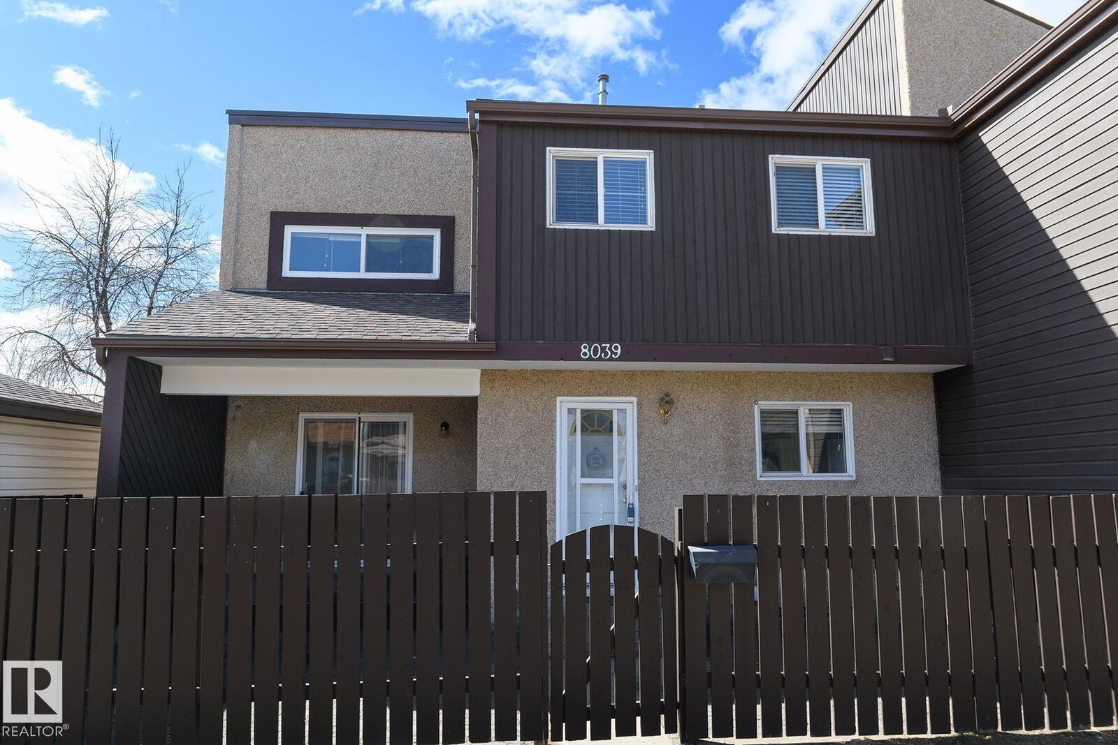 Property Photo:  8039 27 Avenue NW  AB T6K 3C9 