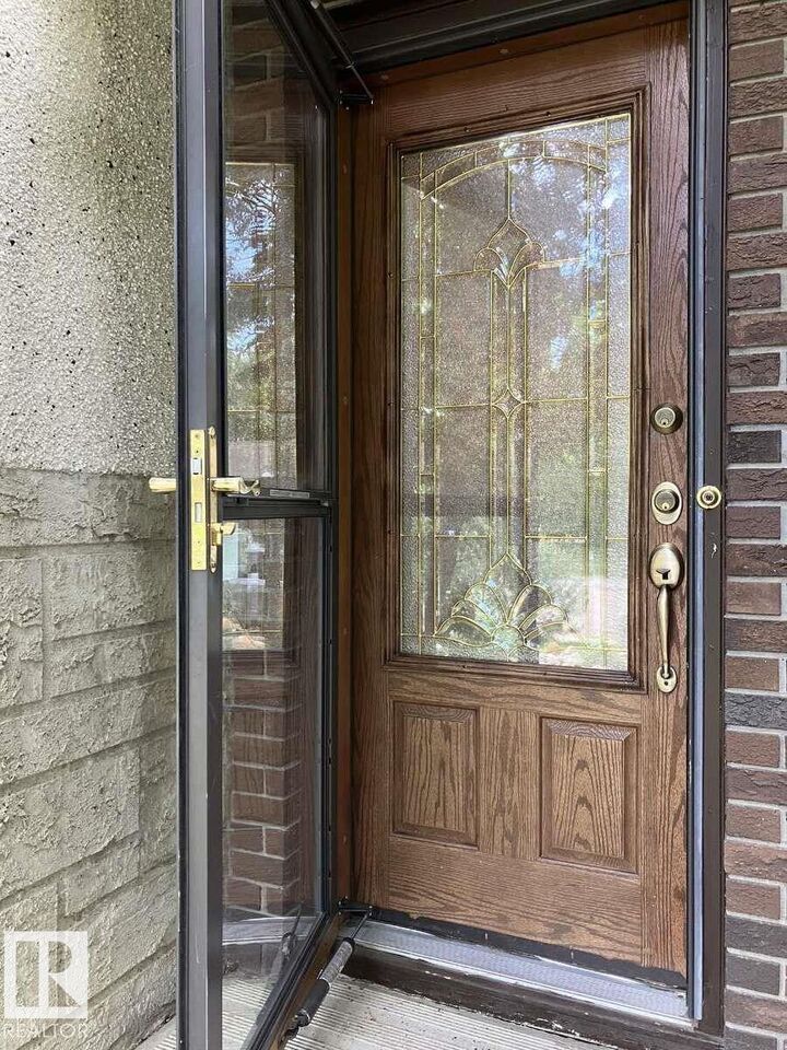 Property Photo:  15212 86 Avenue NW  AB T5R 4C3 