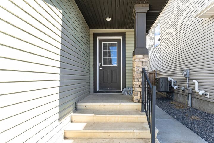 Property Photo:  17619 77 Street NW  AB T5Z 3K9 