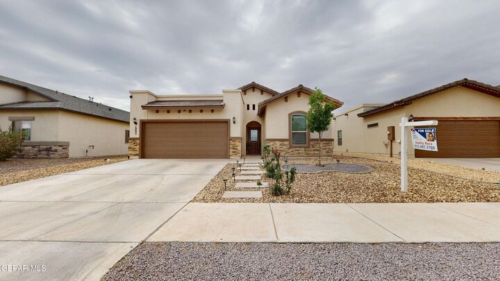 Property Photo: 1092 Nickel Hill Avenue NM 88008