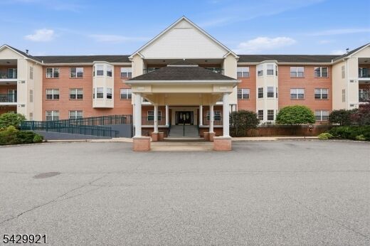 Property Photo:  401 Dercole Ct 120  NJ 07648 
