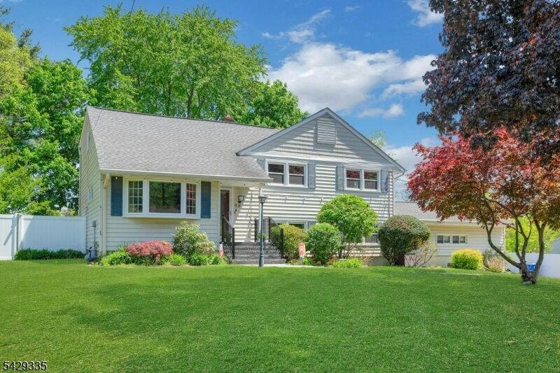 Property Photo:  15 Maxine Dr  NJ 07960 