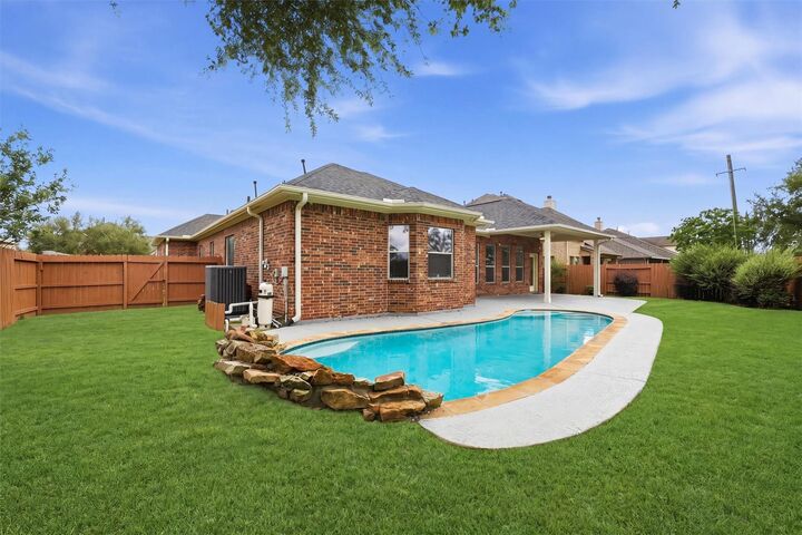 Property Photo:  13401 Indigo Sands Drive  TX 77584 