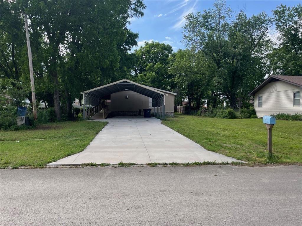 Property Photo:  1309 N 9th Street  KS 67301 