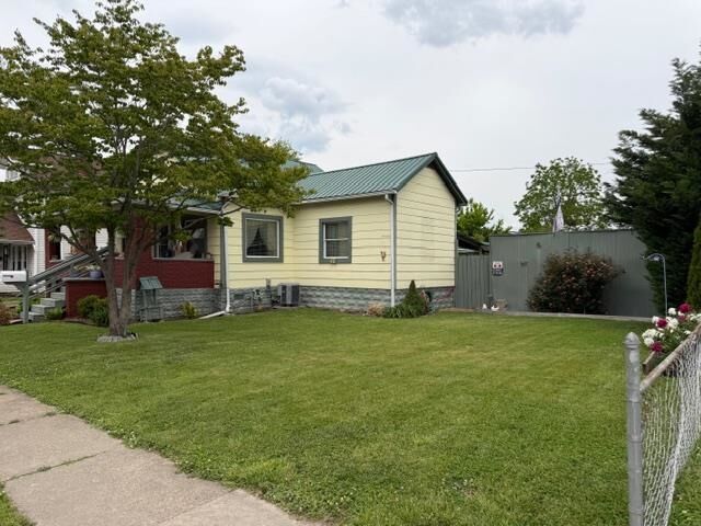 Property Photo:  411 24th Street W  WV 25704 