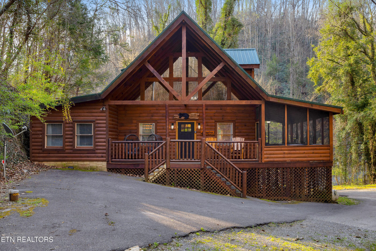 Property Photo:  401 King Branch Rd  TN 37876 