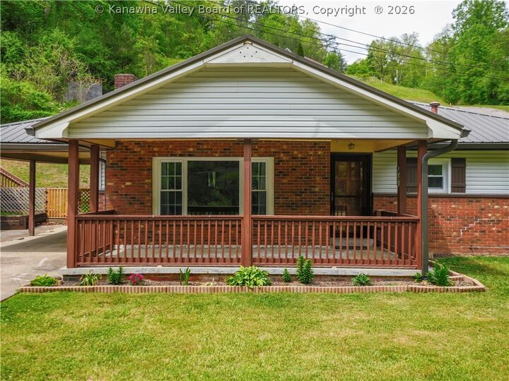 Property Photo:  1525 Thorofare Road  WV 25045 