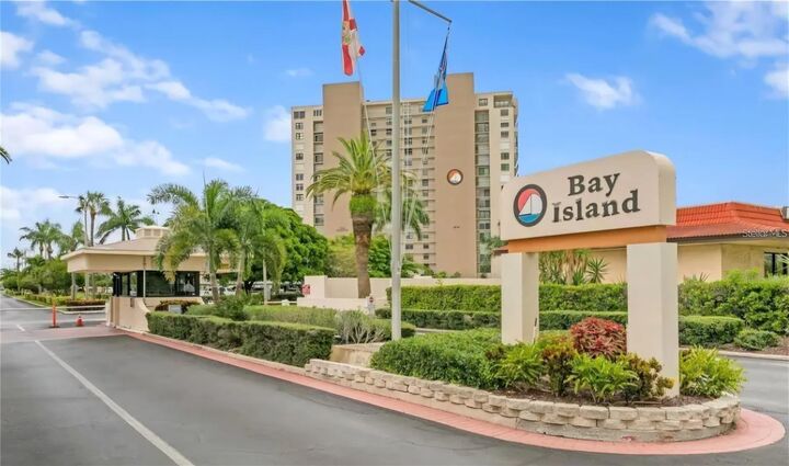 Property Photo:  7400 Sun Island Drive S 412  FL 33707 