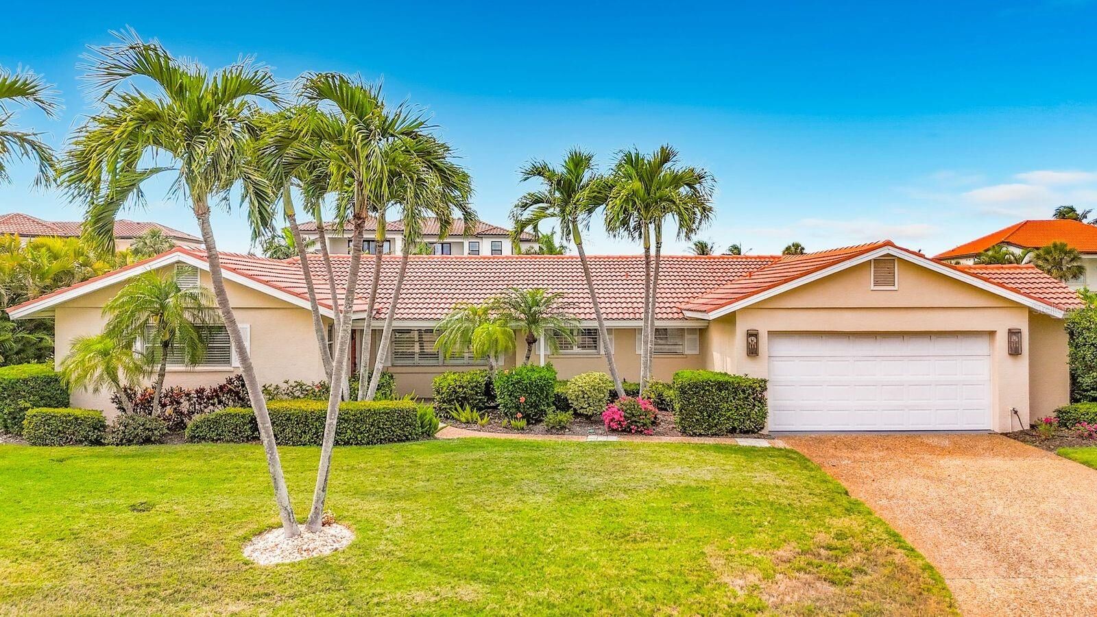 Property Photo:  581 Yardarm Lane  FL 34228 