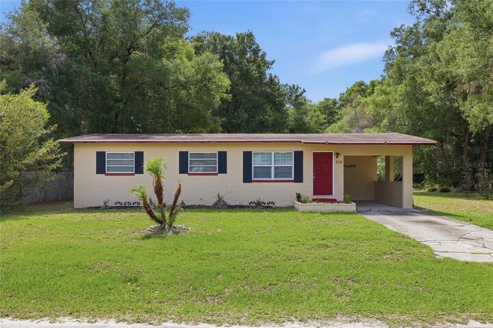 Property Photo:  516 Land O Lakes Ct  FL 32724 