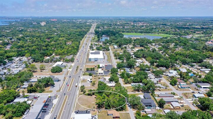 Property Photo:  168 N Tamiami Trail  FL 34229 