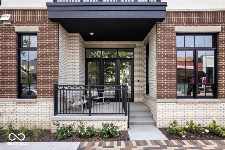 Property Photo:  41 N Rangeline Road Unit 3  IN 46032 