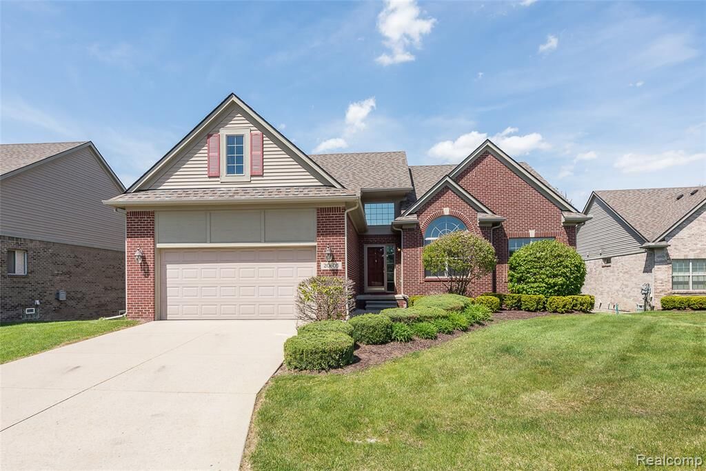 Property Photo: 20605 Golf Ridge Circle MI 48152 2094