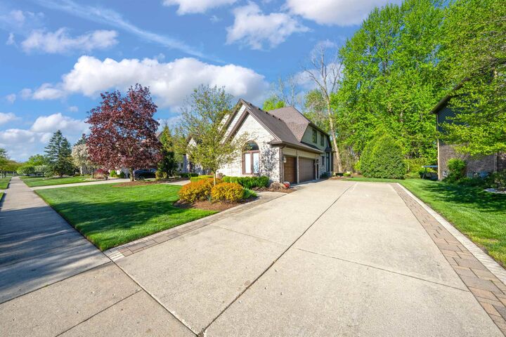 Property Photo:  43697 Vintners Place Drive  MI 48314-1336 