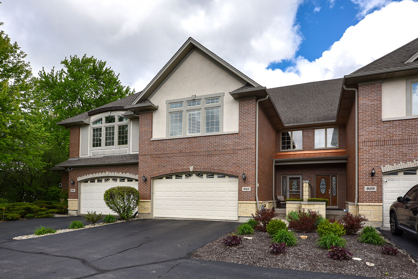 Property Photo:  843 N Franklin Avenue  IL 60067 