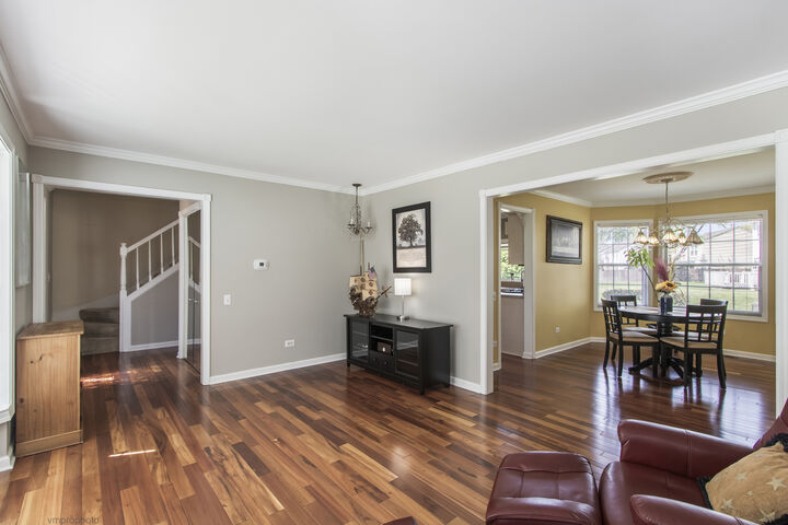 Property Photo:  2150 Cumberland Parkway  IL 60102 