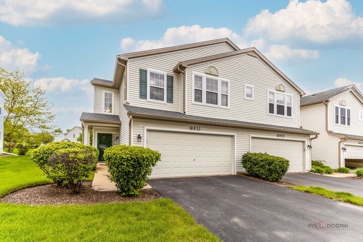 Property Photo:  6931 Creekside Drive  IL 60586 