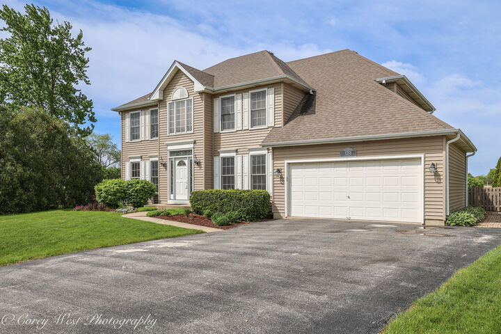 Property Photo:  1213 Paddock Court  IL 60502 