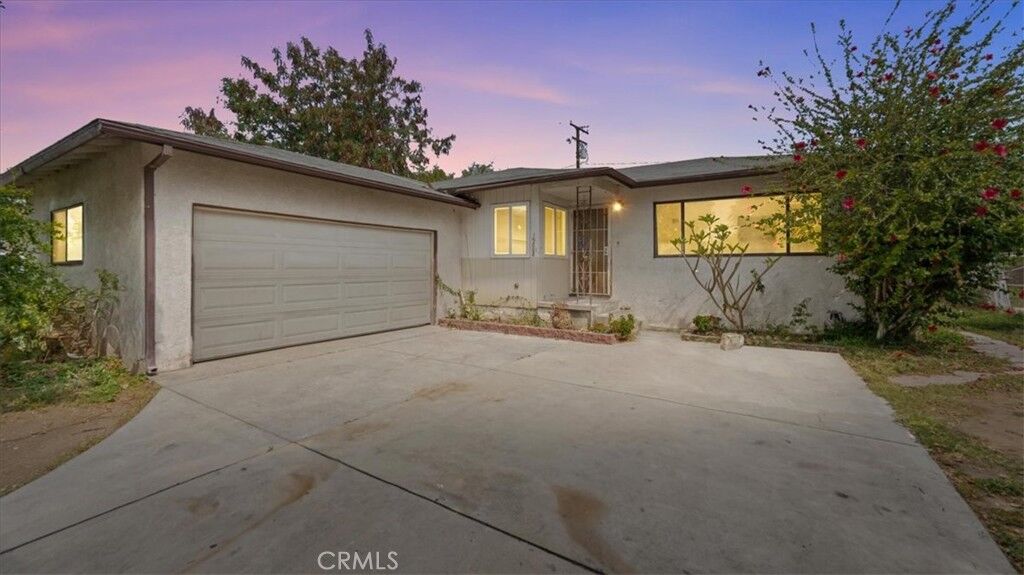 Property Photo:  19008 Grove Place  CA 92316 