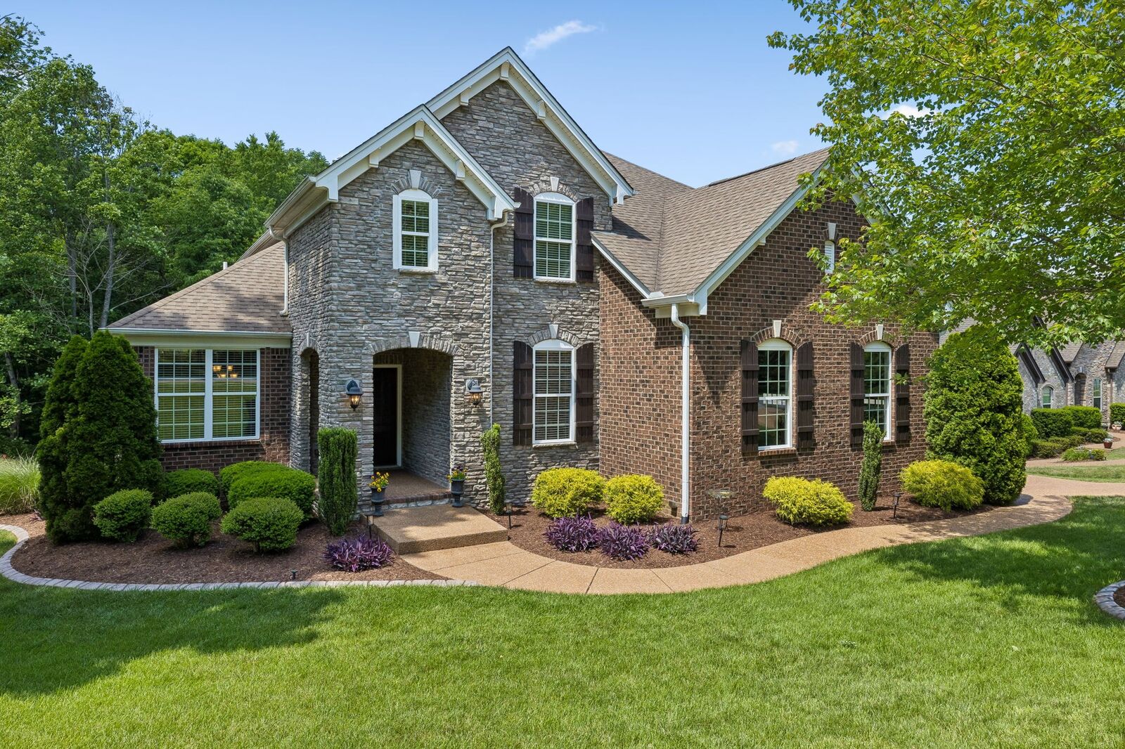 Property Photo:  1169 Pin Oak Ln  TN 37027 