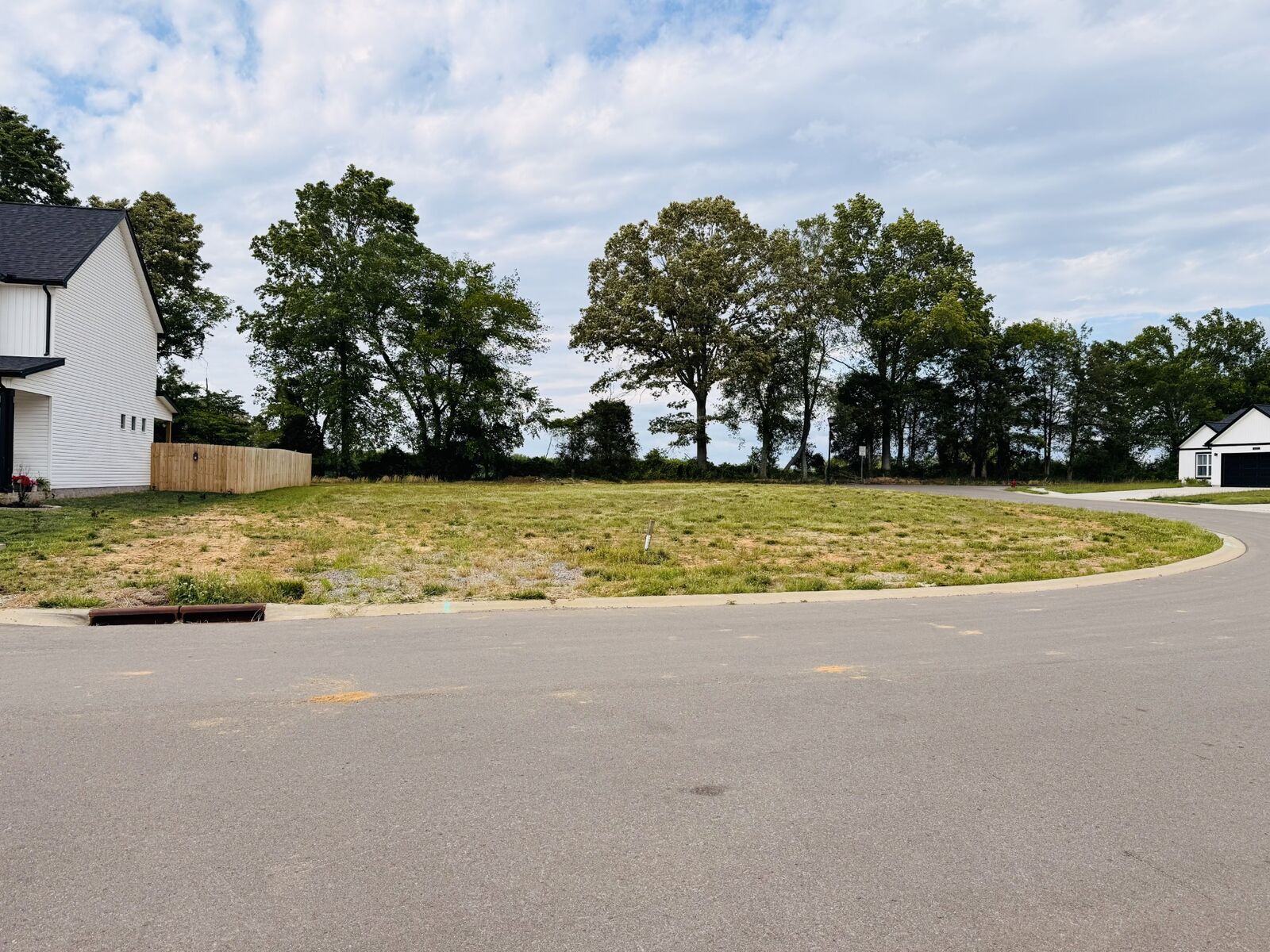 Property Photo: 464 Herman Dr TN 37042