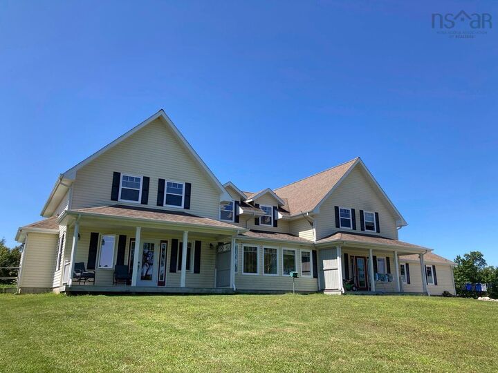 114-116 Scotts Drive — photo 1