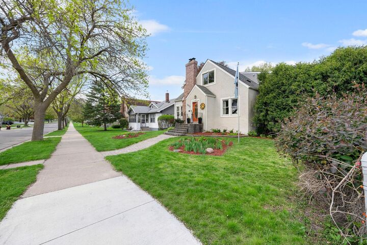 Property Photo:  1033 Smith Avenue S  MN 55118 