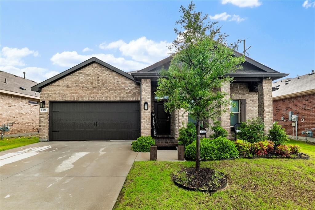 Property Photo:  8913 Timber Gulch Circle  TX 76179 